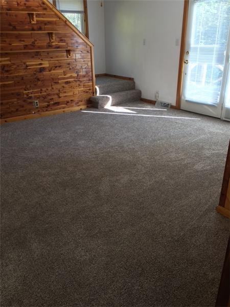 640 Woodvue Ln - Photo 3 of 20