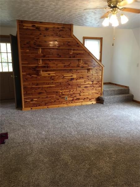 640 Woodvue Ln - Photo 2 of 20