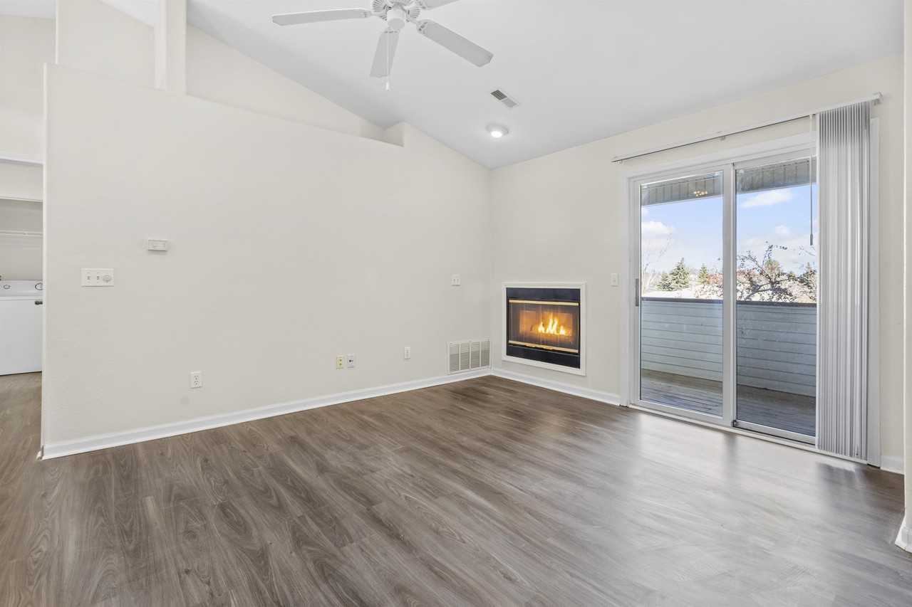 Oasis at InverWest *EPM* - Photo 4 of 42