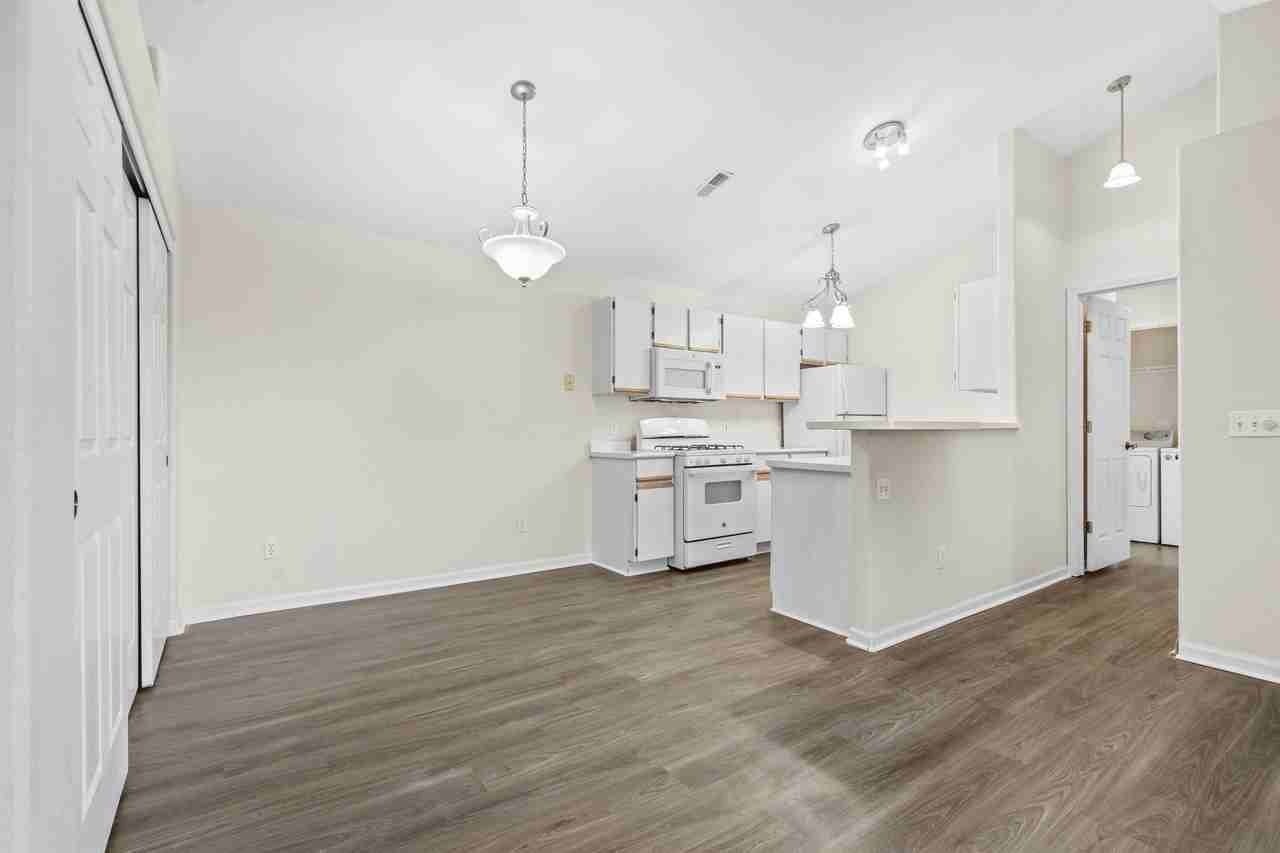 Oasis at InverWest *EPM* - Photo 6 of 42