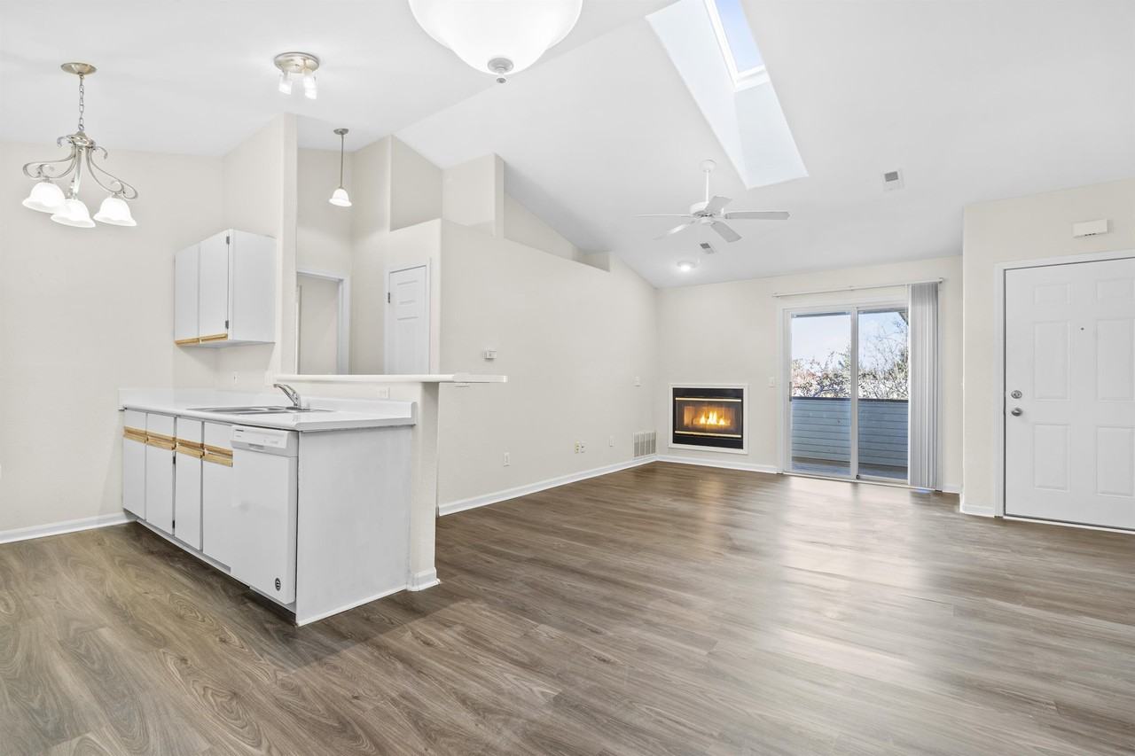 Oasis at InverWest *EPM* - Photo 7 of 42