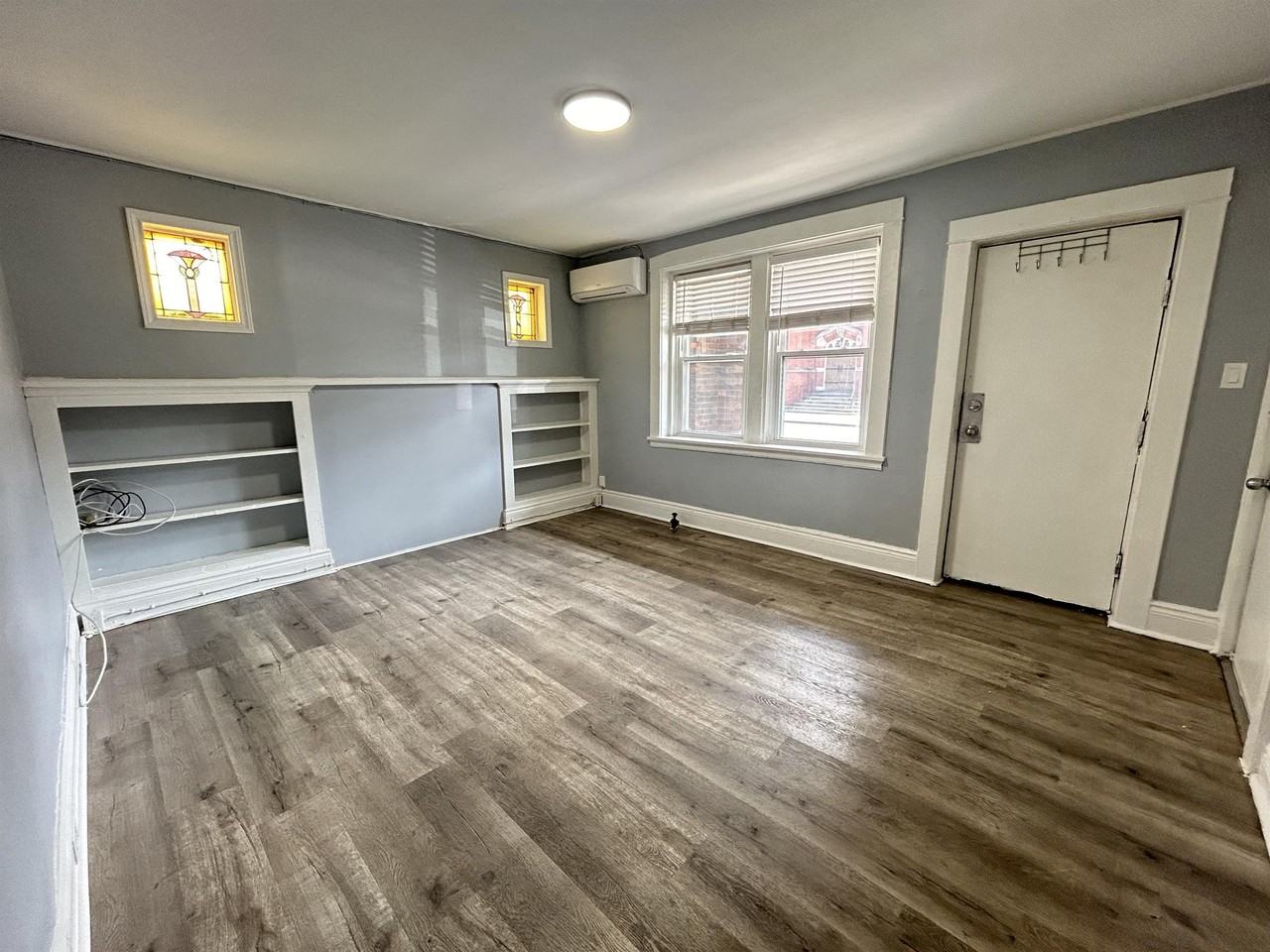 831 Main Street East/128 Carrick Ave L8M 1L6 - Photo 3 of 43