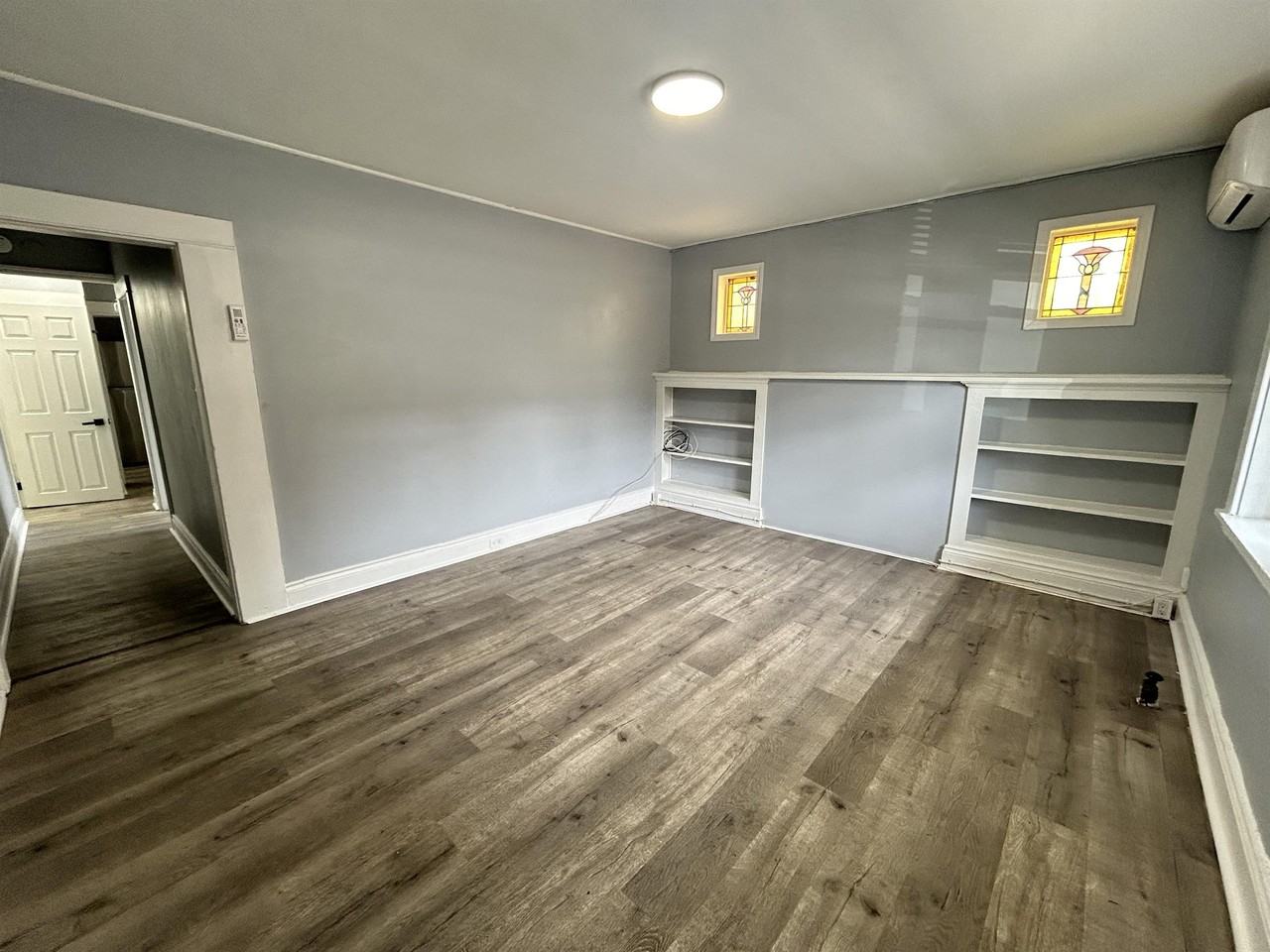 831 Main Street East/128 Carrick Ave L8M 1L6 - Photo 4 of 43