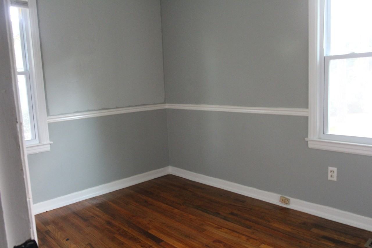 Maple Street 604 South - Photo 3 of 7