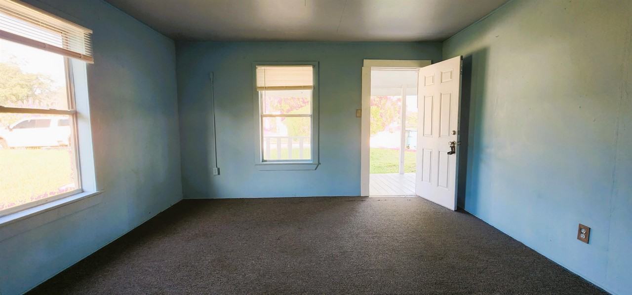 334 C Street - Photo 3 of 8