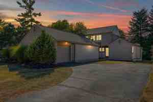 featured image of 6407 Chippenhook Ct