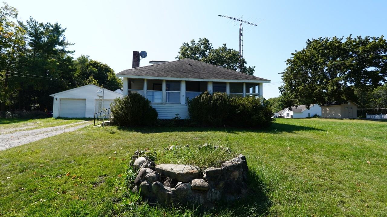 Montgomery E St 16 - Photo 2 of 19