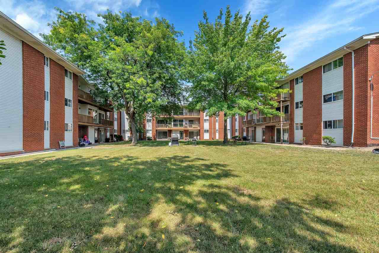 825 Clinton River Drive - Photo 5 of 23