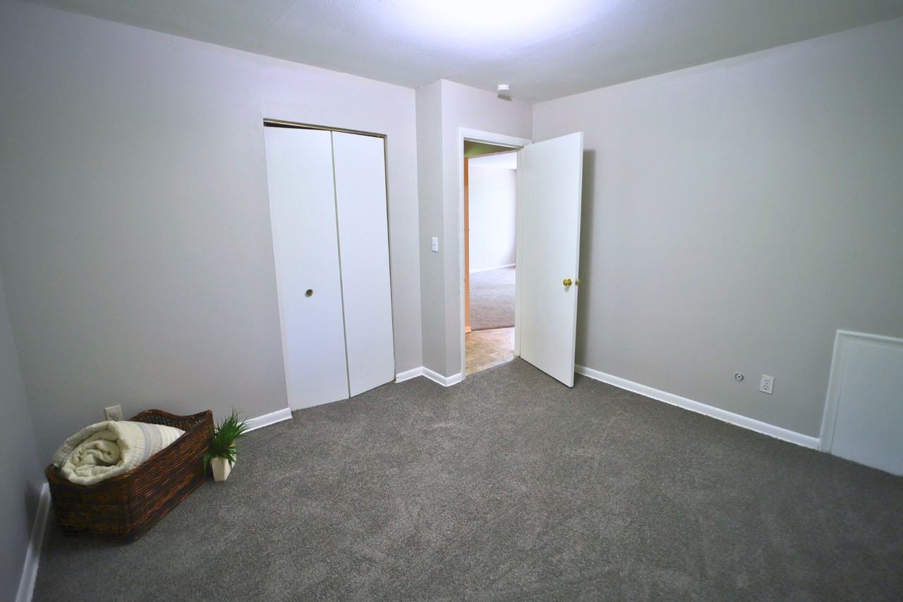 Harris Apartments NEW - Photo 2 of 5