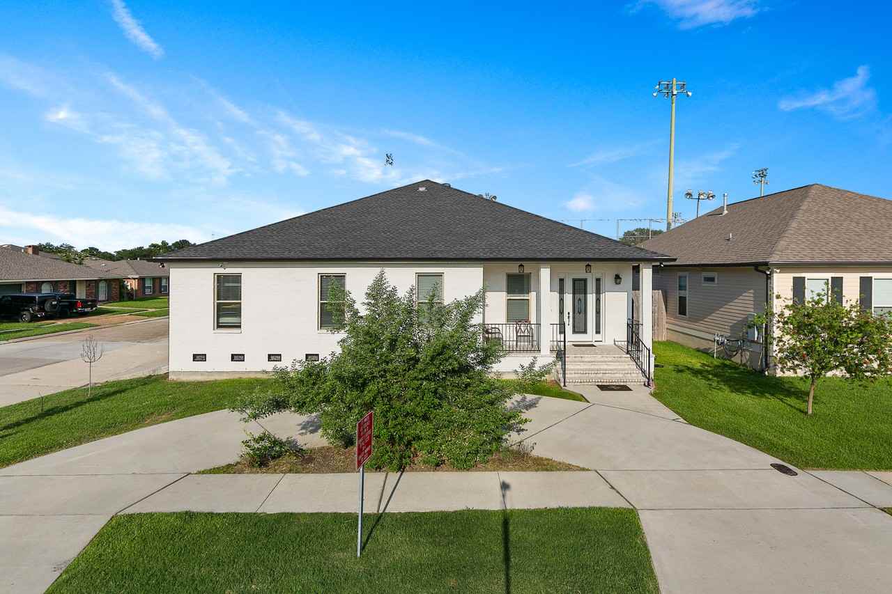 114 Gelpi Avenue - Photo 3 of 10