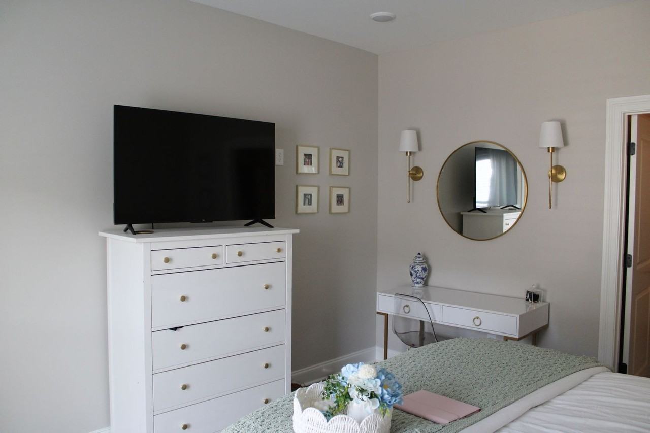 1203 Ivy Rd #L - Photo 6 of 34