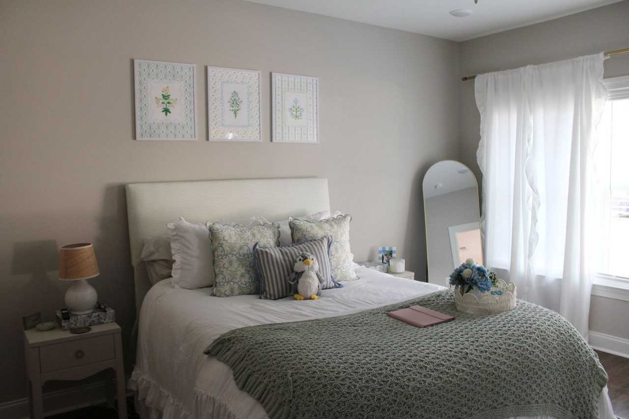 1203 Ivy Rd #L - Photo 7 of 34