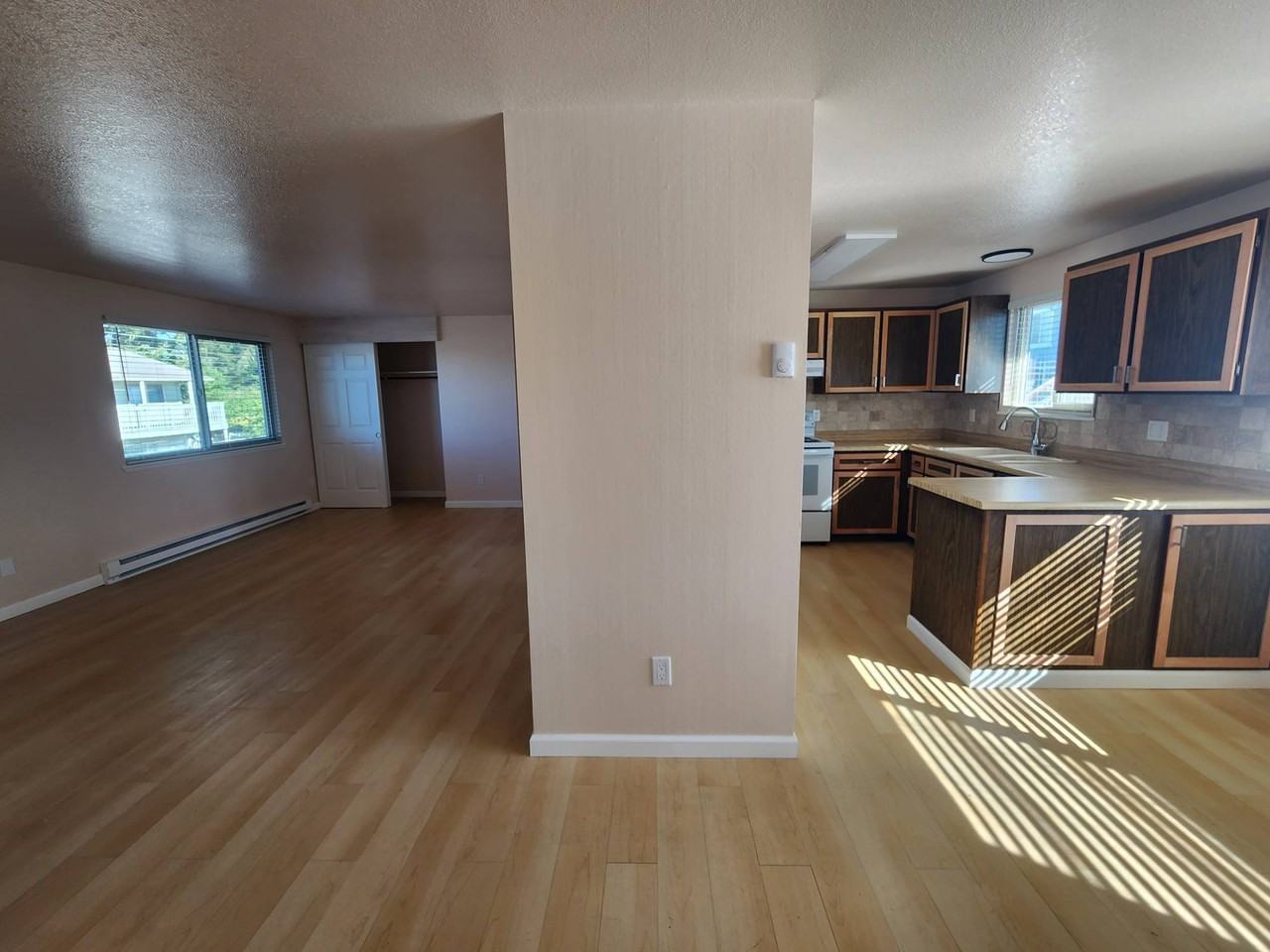 407 - 606 Easy Street - Photo 2 of 13