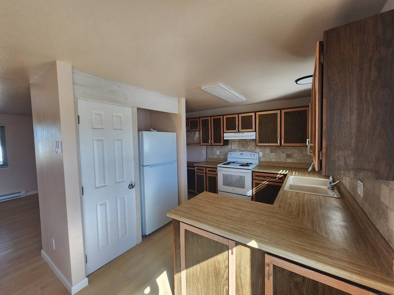 407 - 606 Easy Street - Photo 3 of 13