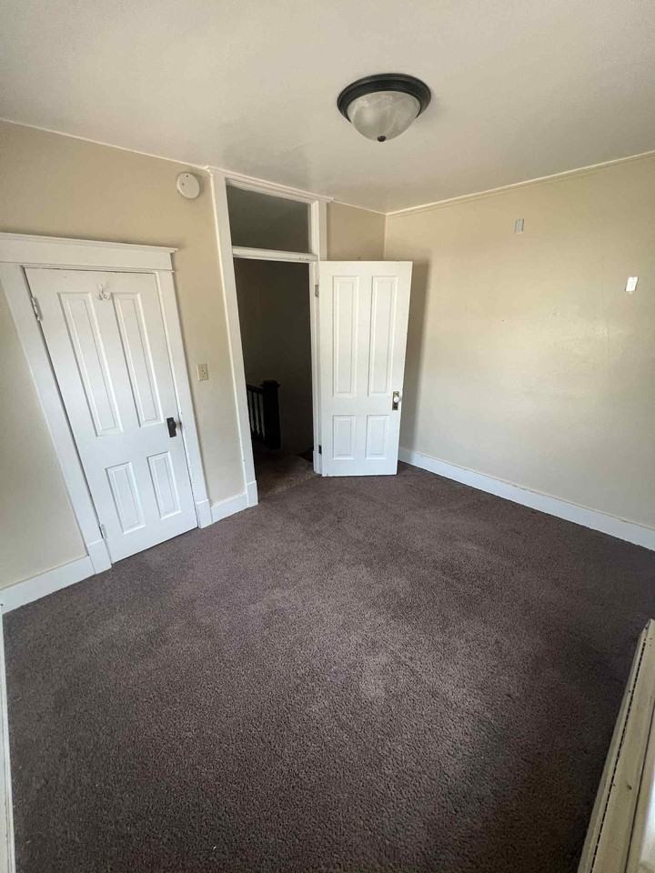 311 1st Street Northwest - Photo 7 of 11