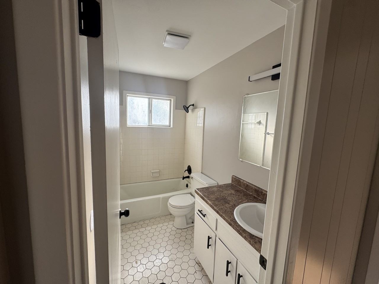 254 Lake Dr Unit 1 - Photo 3 of 10