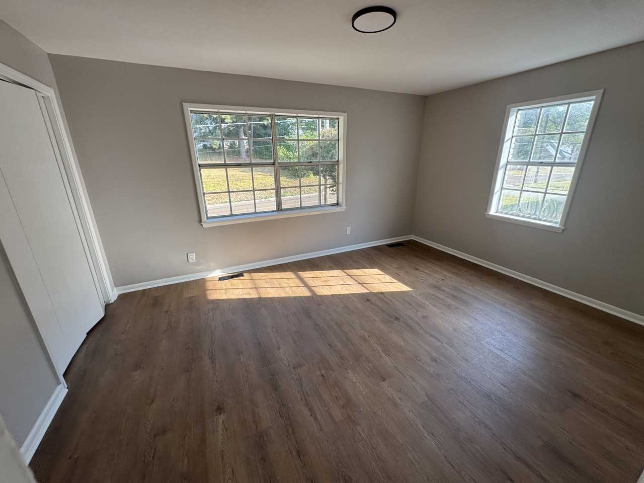 254 Lake Dr Unit 1 - Photo 4 of 10