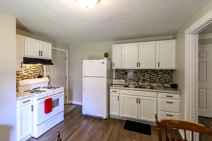 3416 Vetter Ave - Photo 3 of 29