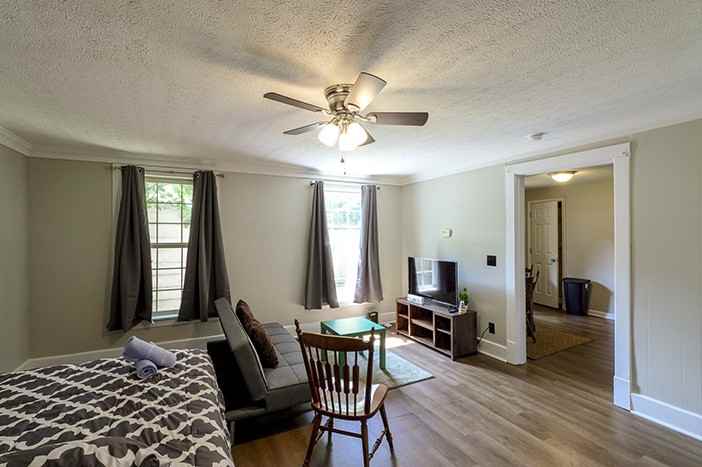 3416 Vetter Ave - Photo 4 of 29