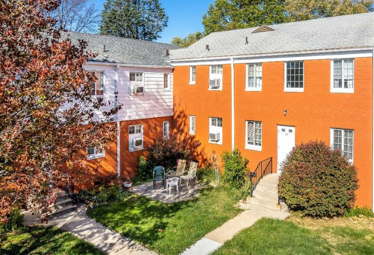 Franklin Court Apartments - Photo 4 of 7