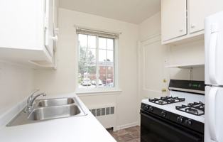 featured image of 4925 Franklin Ave