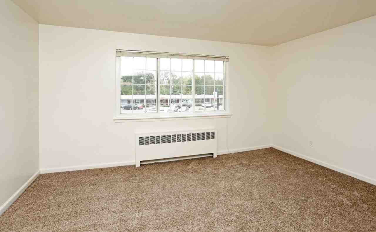 Franklin Court Apartments - Photo 7 of 7
