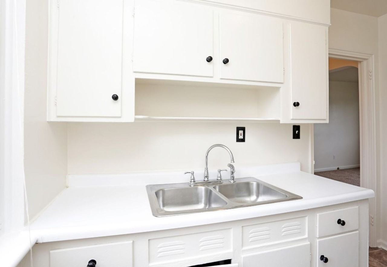 Franklin Court Apartments - Photo 5 of 13