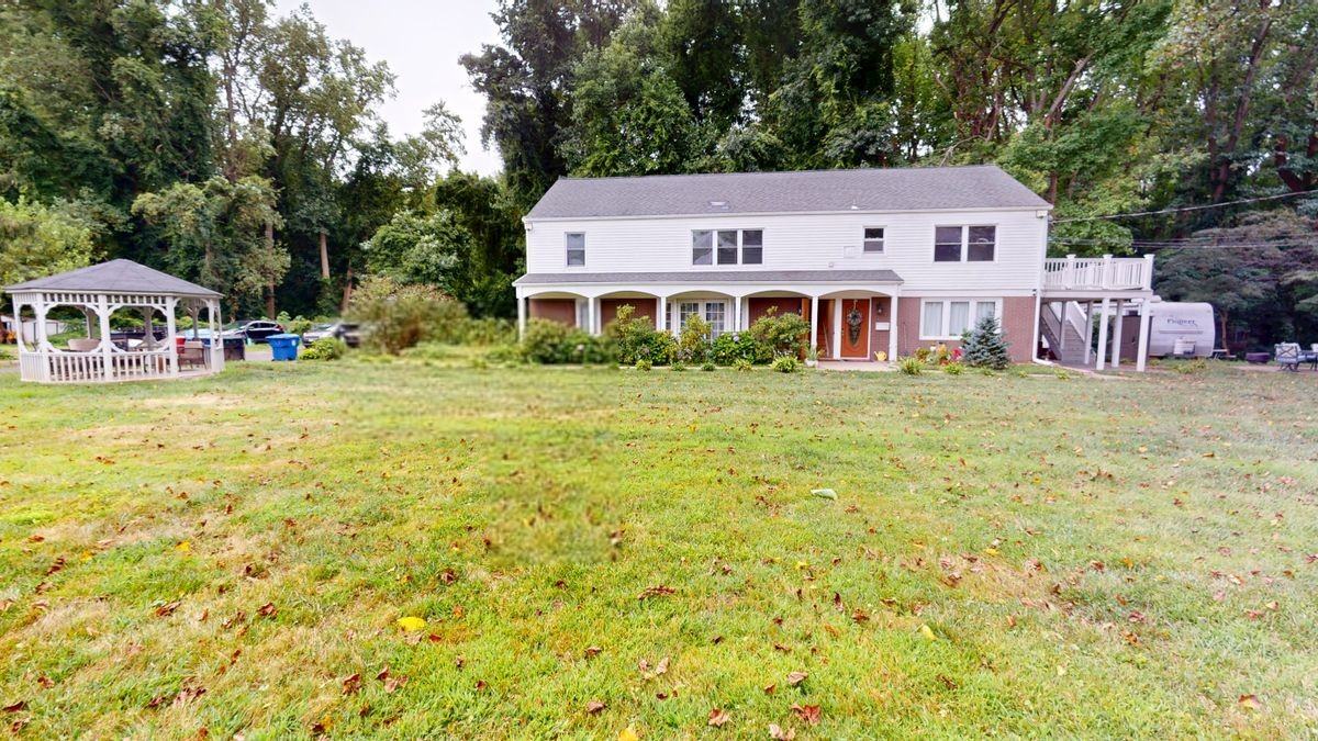 1 Thompson Dr - Photo 2 of 48