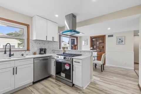 3833 S 58th St - Photo 4 of 15