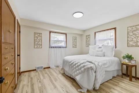 3833 S 58th St - Photo 6 of 15