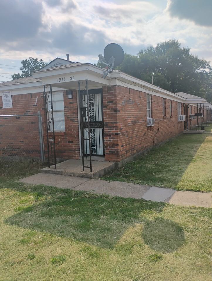 1939 Castalia St - Photo 3 of 25