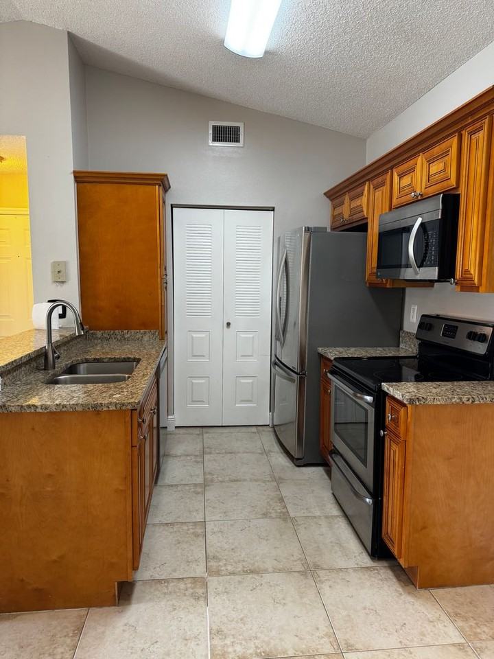 2226 Arbour Walk Cir #1926 - Photo 5 of 15