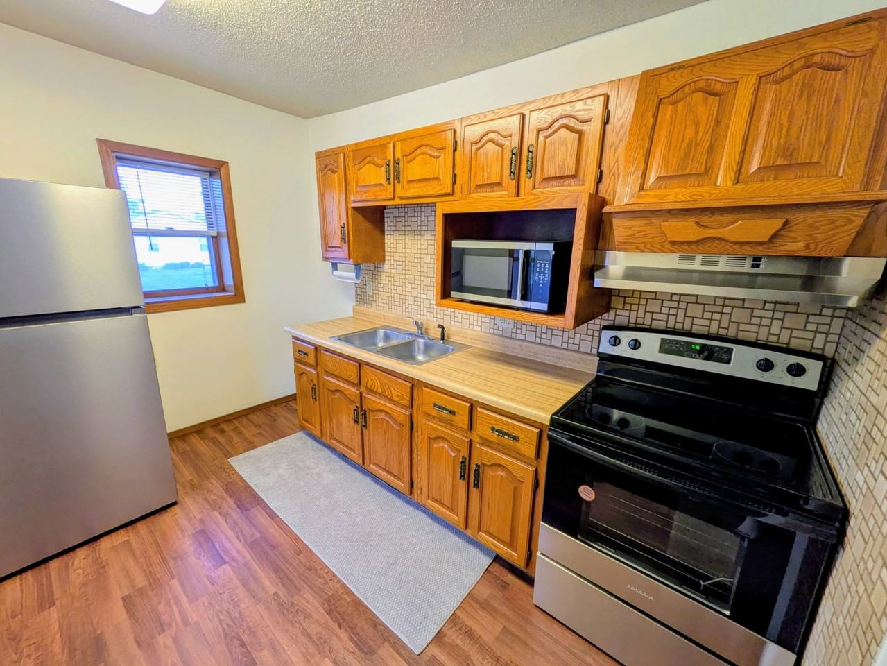 1426 East 17th Street - Photo 2 of 16