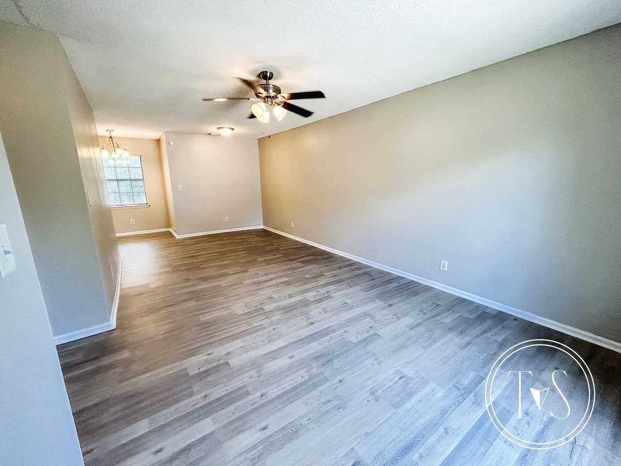 258 Garden Cir - Photo 4 of 17