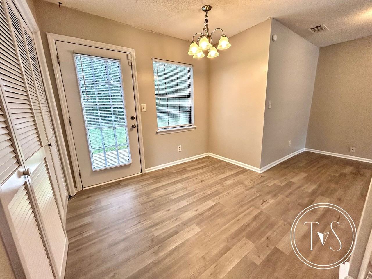 258 Garden Cir - Photo 5 of 17