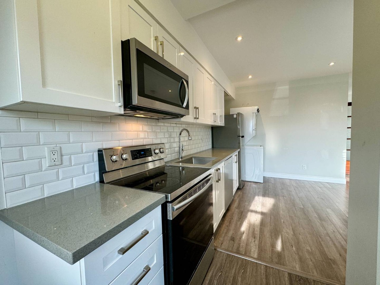 48 Dewhurst Blvd - Photo 4 of 21