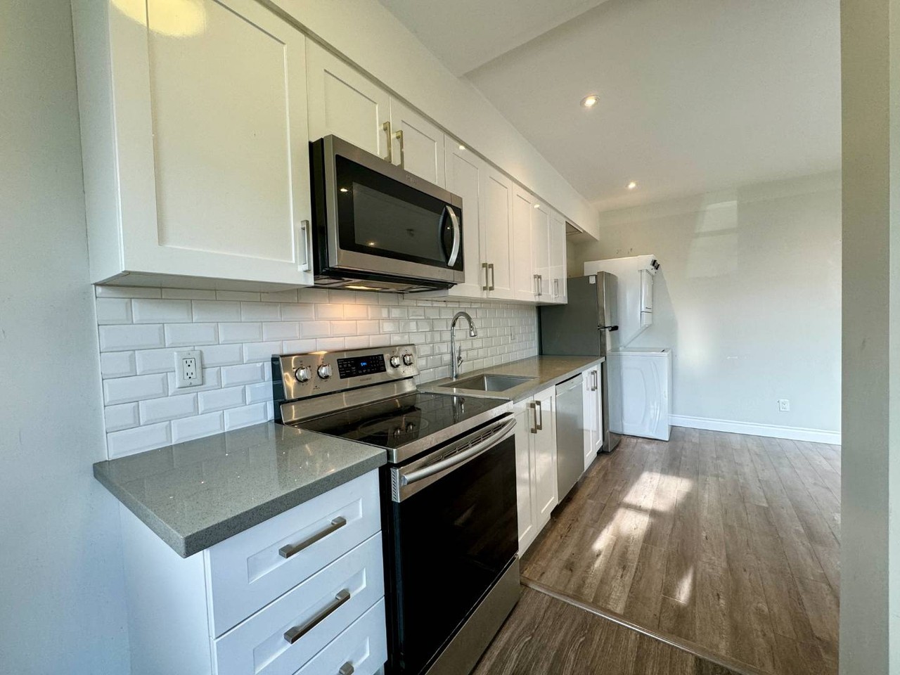 48 Dewhurst Blvd - Photo 5 of 21