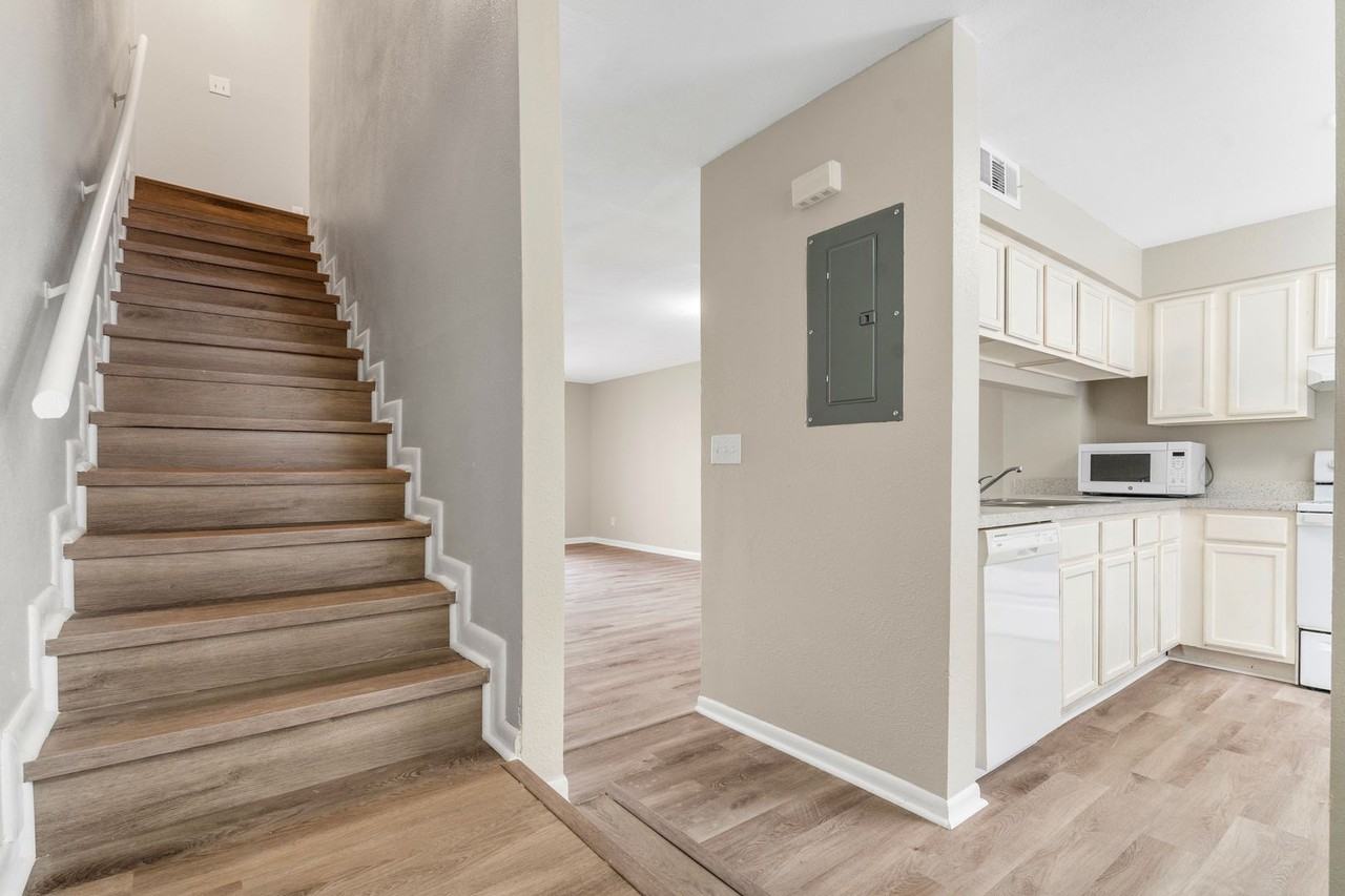 5172 Sunridge Palms Dr - Photo 5 of 33