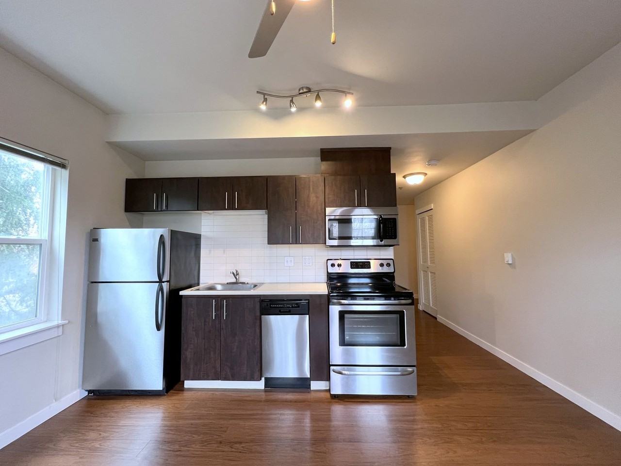 MORRISON 16 APARTMENTS (MOR16) - Photo 6 of 21