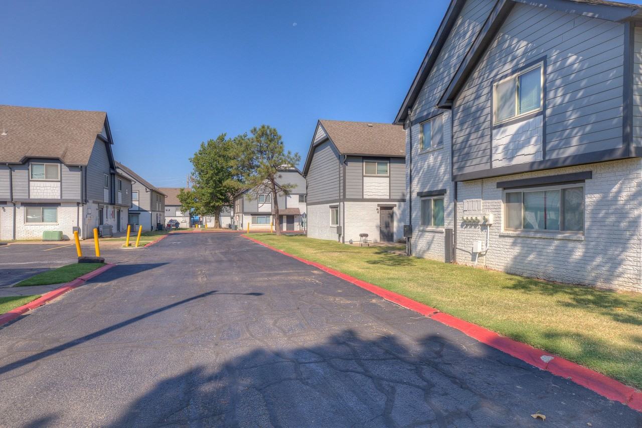 Windsor Village Townhomes - Photo 2 of 18