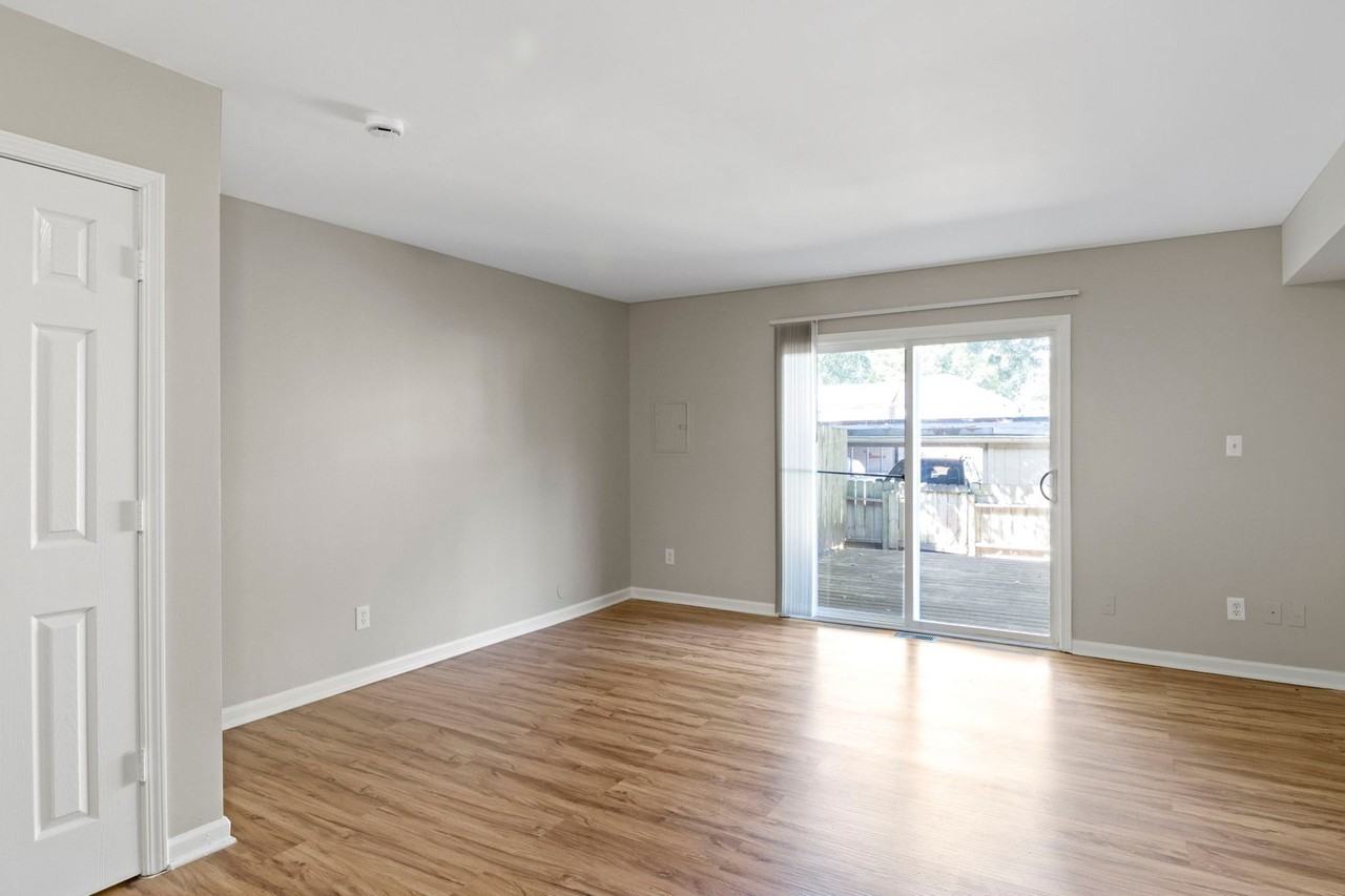 The Riverside Apartment Homes - Photo 6 of 38