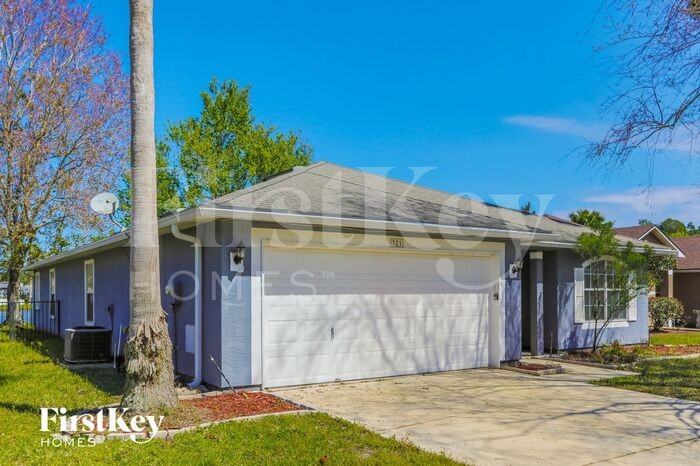 321 Southlake Dr - Photo 2 of 15
