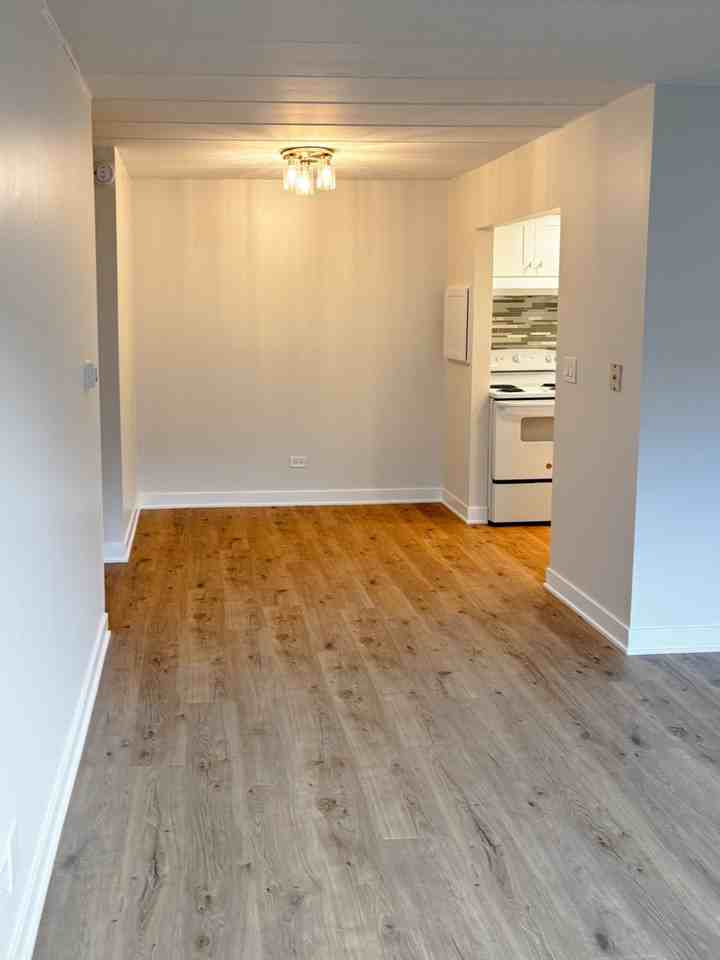 444 S Spring Rd, Elmhurst, IL   60126 - Photo 2 of 6