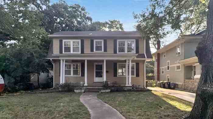 5635 Kenwood Ave - Photo 2 of 22