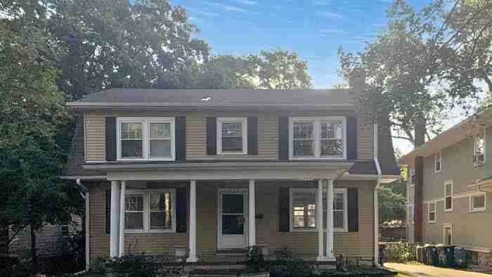 5635 Kenwood Ave - Photo 3 of 22