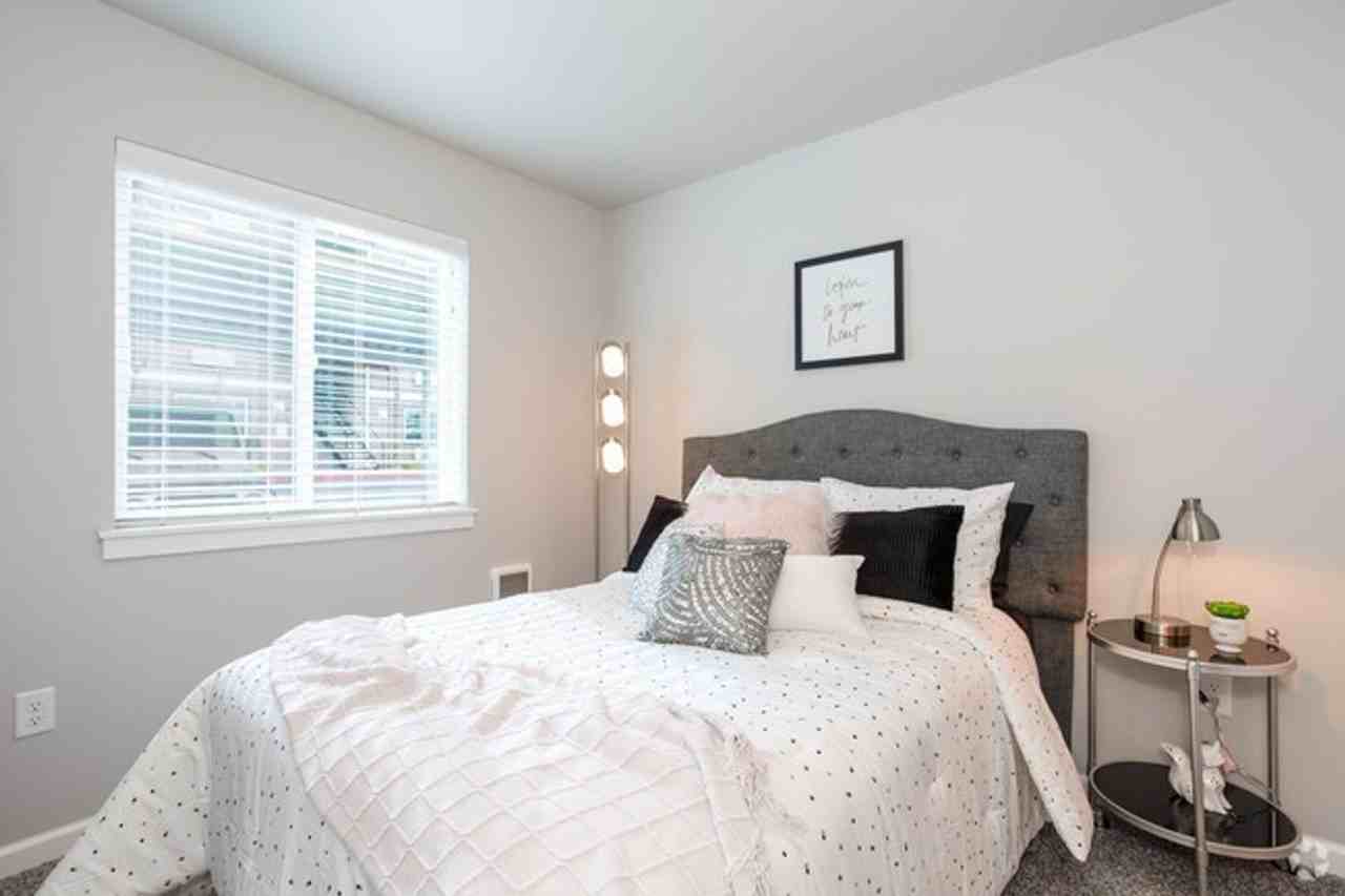 14615 NE Rose Parkway - Photo 6 of 46