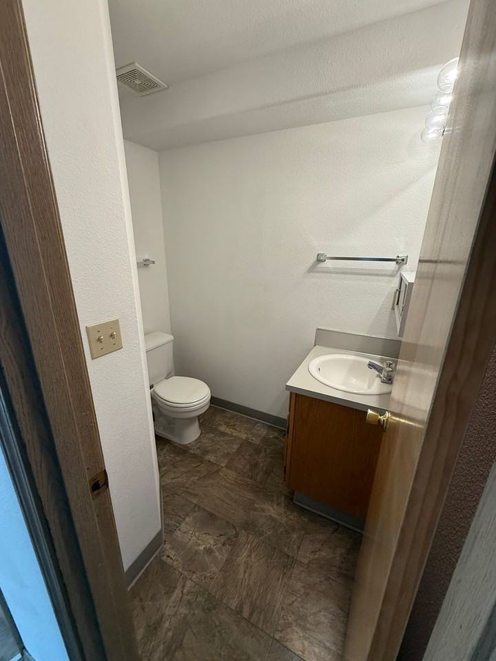 188 N 12th St - Photo 3 of 11