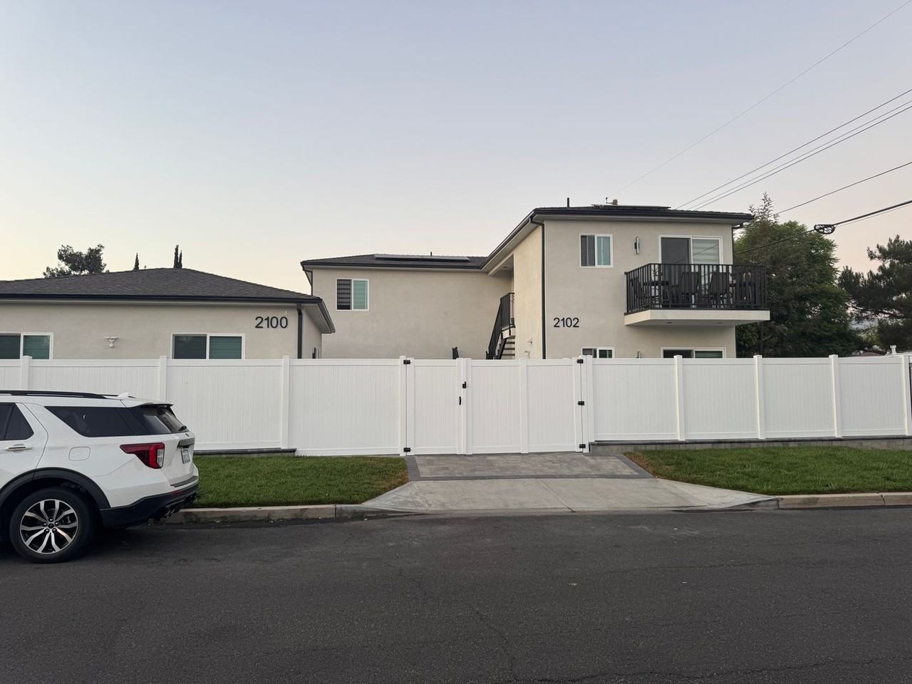 2102 N Pass Ave - Photo 3 of 26