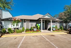 featured image of 7905 Marvin D Love Fwy