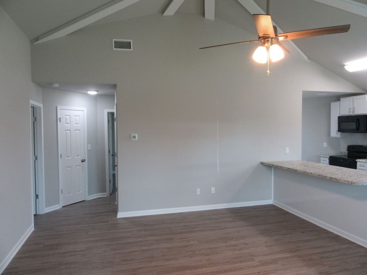 1300 Grace Ave Apt D - Photo 6 of 15
